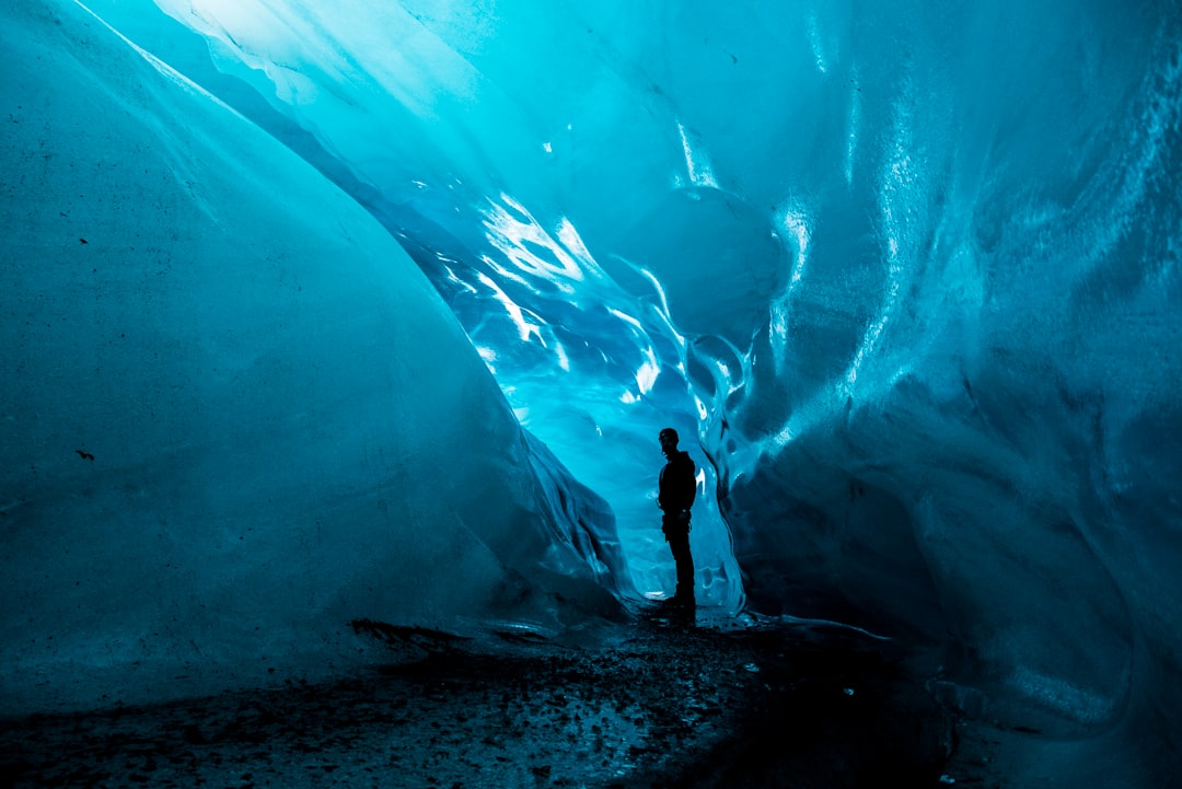 Äventyr på Island — glaciärer, grottor och vulkaner