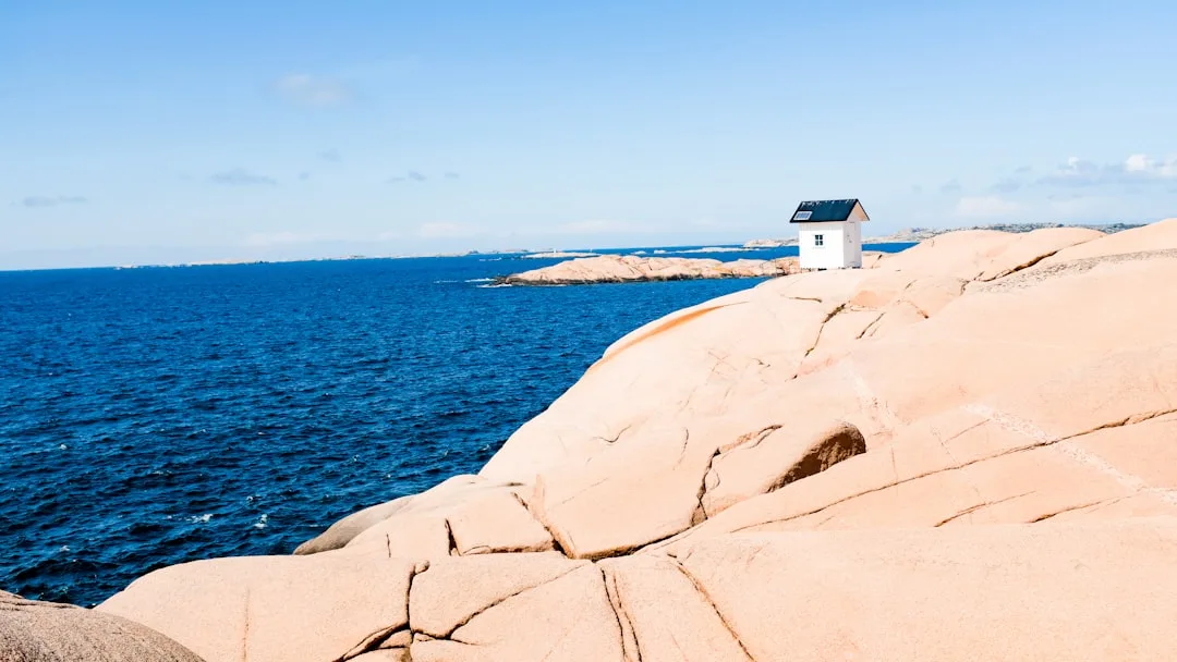 Lysekils bästa badplatser 2026 – klippbad, sand och familjebad