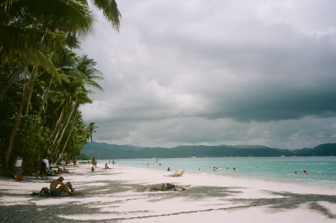 Boracay eller Phuket 2026: Vilken ö är bäst?