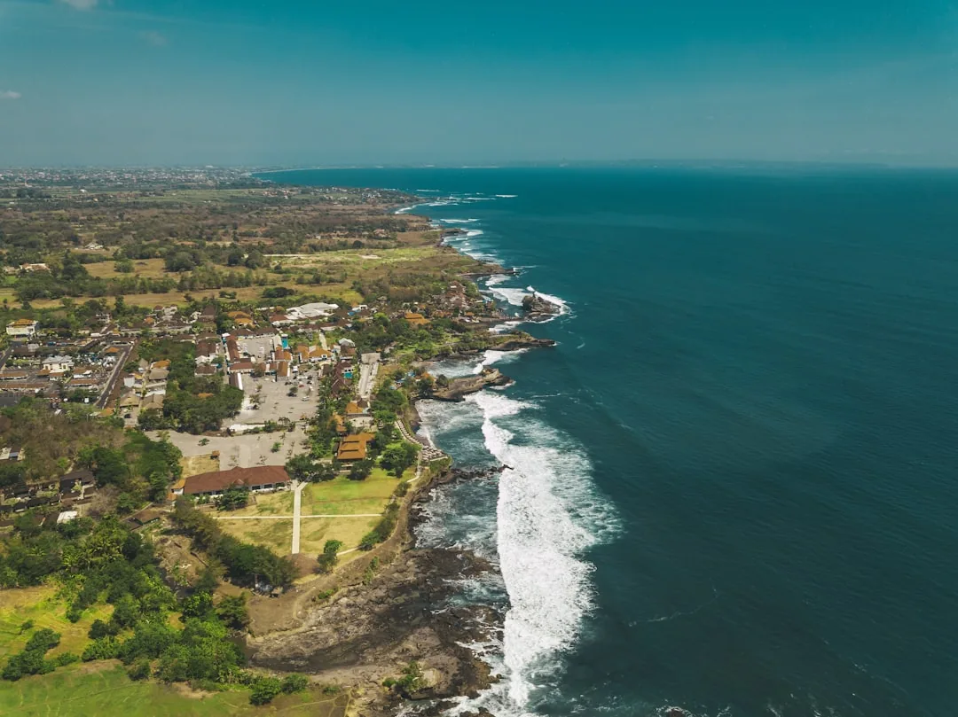 Canggu vs Seminyak 2026 — surfarparadis eller strandlyx?