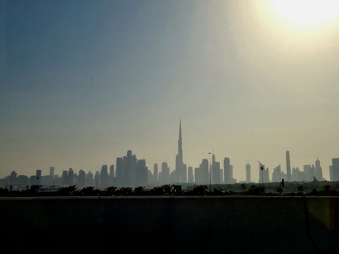 Väder i Dubai månad för månad — Klimat och bästa restid