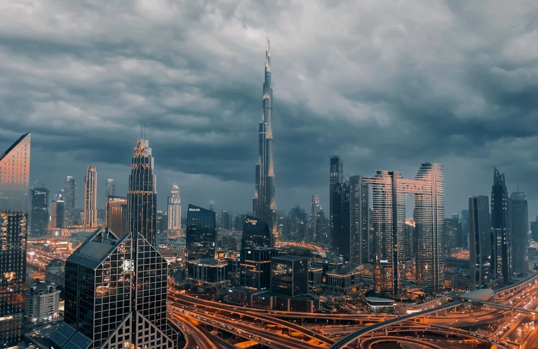 Dubai vs Abu Dhabi 2026 — Vilket emirat passar dig?