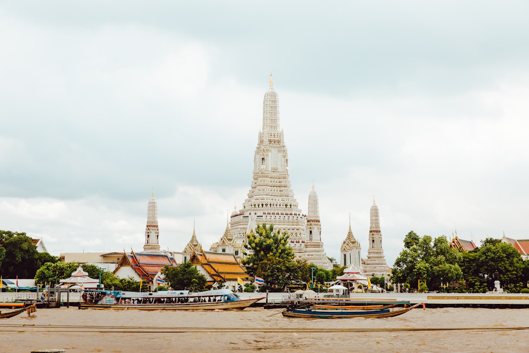 Dubai vs Bangkok 2026 — Vilken storstadsdestination väljer du?