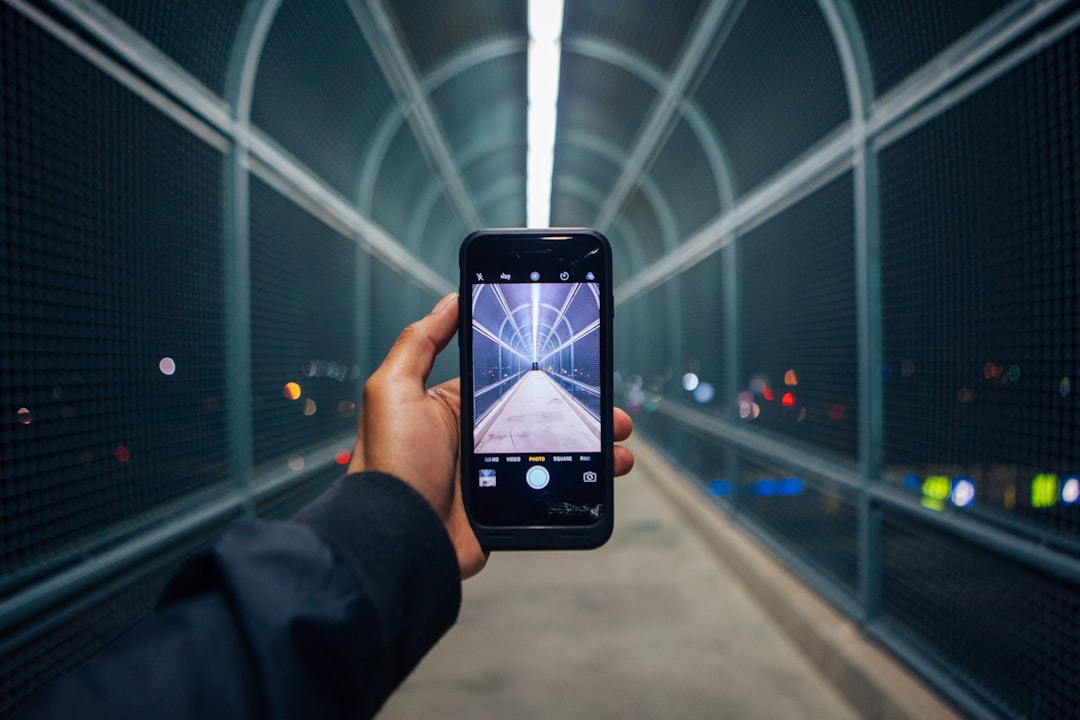 eSIM vs roaming 2026 — vad är billigast på resan?