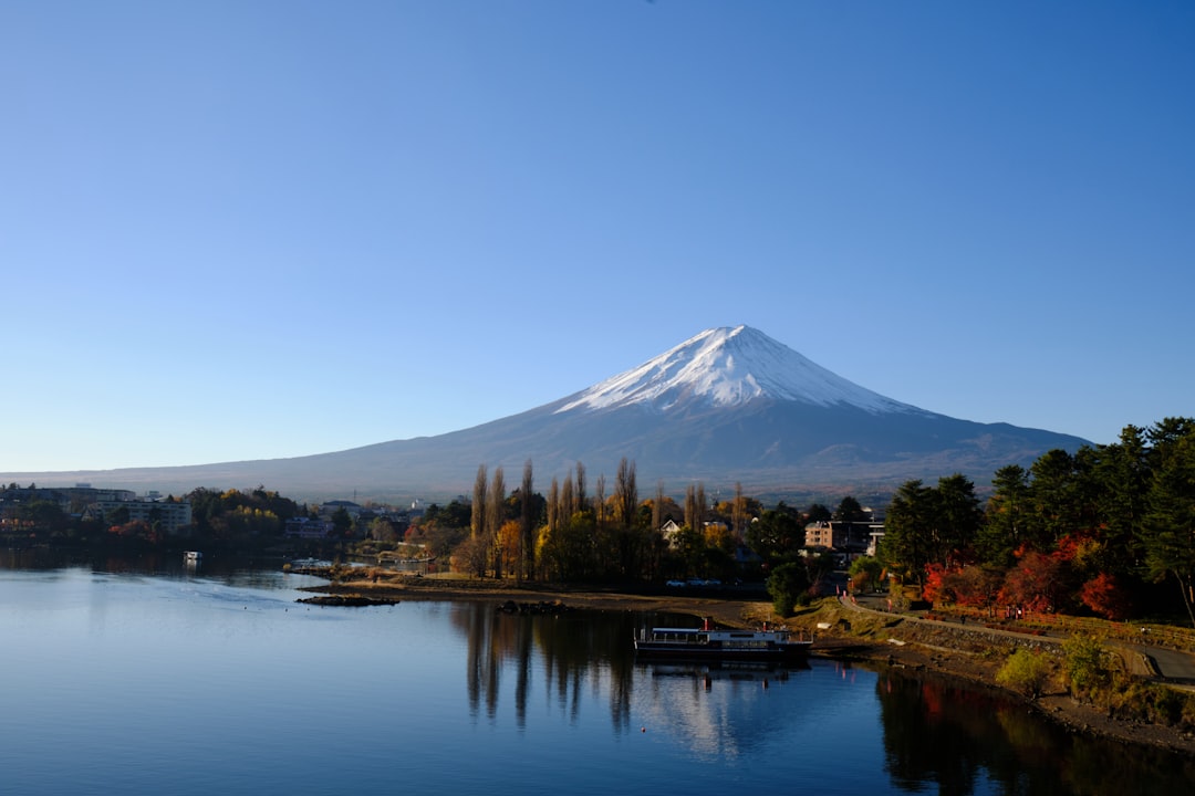 Guide till Mount Fuji 2026 — Bestiga Japans heliga berg