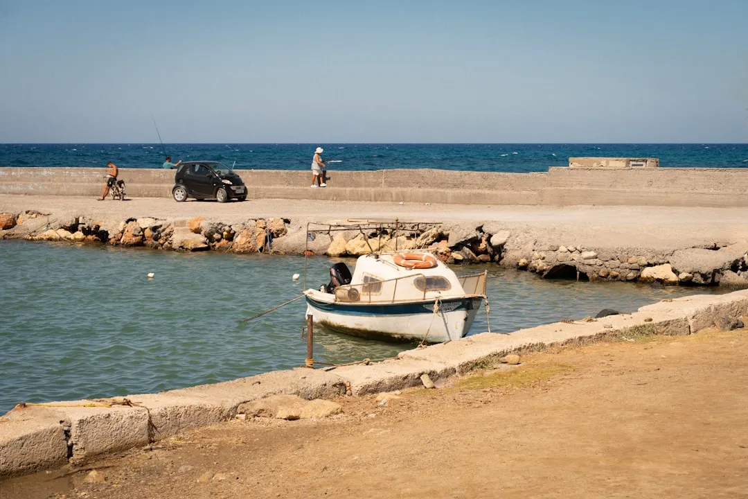 Väder i Grekland 2026 — Bästa tiden att resa månad för månad