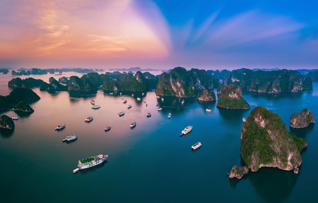 Guide till Halong Bay 2026 — UNESCO-världsarv på vattnet