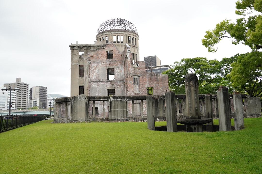 Guide till Hiroshima 2026 — Historia, fred och Miyajima