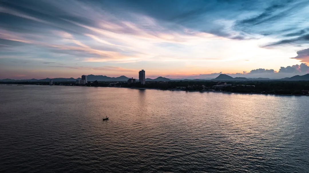 Hua Hins bästa stränder 2026 — guide för svenska resenärer