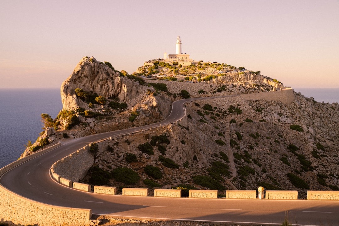 Hyra bil på Mallorca 2026 — guide till priser & uthämtning