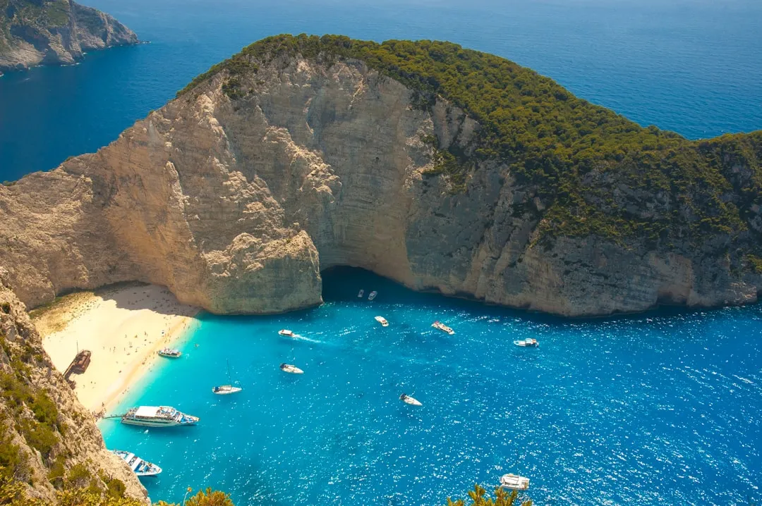 Navagio Beach (Shipwreck Beach) 2026 — Zakynthos mest ikoniska plats