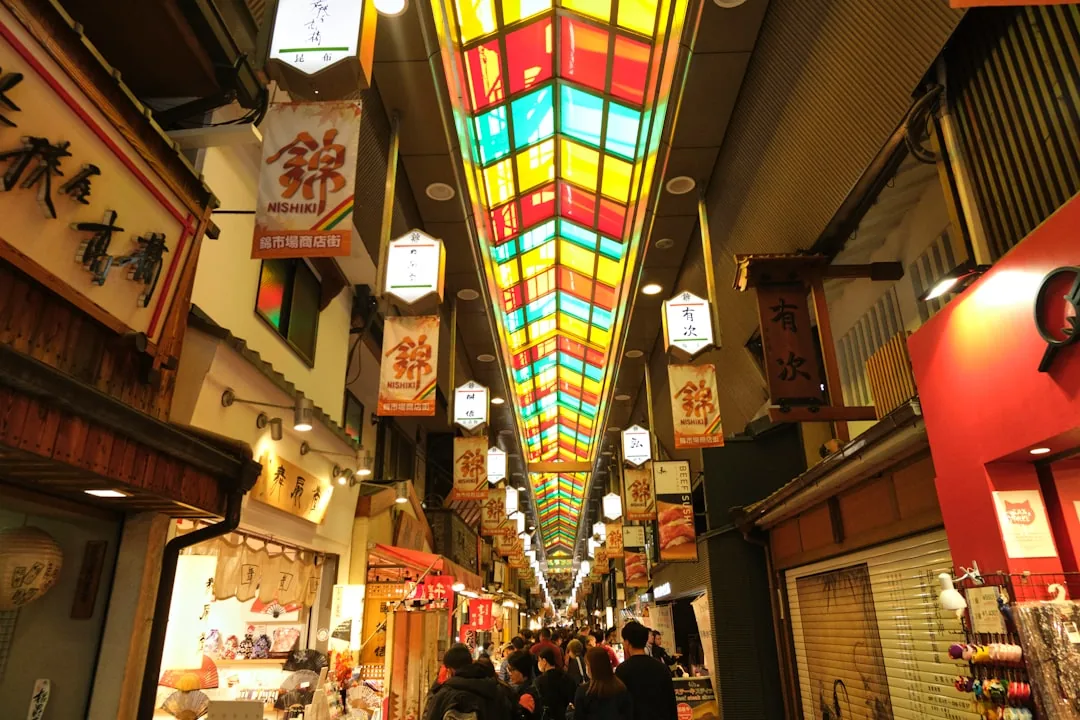 Nishiki Market i Kyoto 2026 — Komplett guide till Kyotos kök