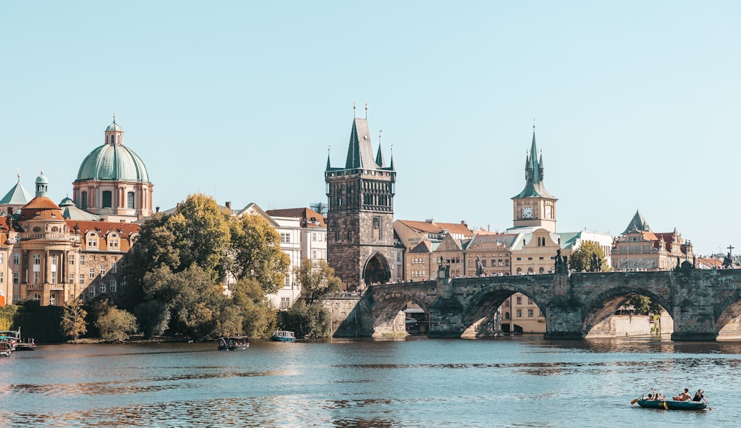 Prag 2026 — guide till sevärdheter, öl och den gyllene staden