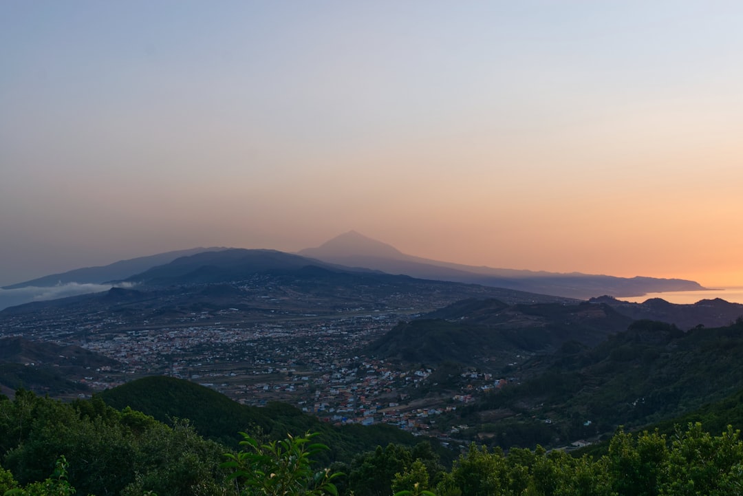 Guide till Teneriffa 2026 — Kanarieöarnas största ö